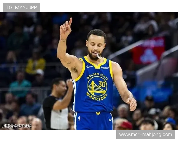 库里三分雨洗礼雄鹿，勇士主场气势如虹